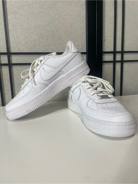 Nike Air Force 1 LE Sneakers Kids Shoes US 5.5 Y Triple White (7 Women’s)